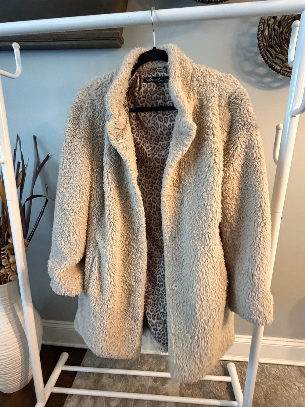 Kenneth Cole Cream Faux Shearling Teddy Jacket with Leopard Lining size large